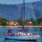 Stlocavoile 2, Seuls A Bord D Un Voilier Dans Le Golfe Úszó hotel