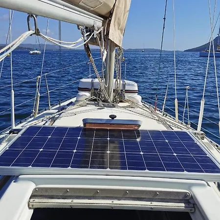 Stlocavoile 2, Seuls A Bord D Un Voilier Dans Le Golfe Botel