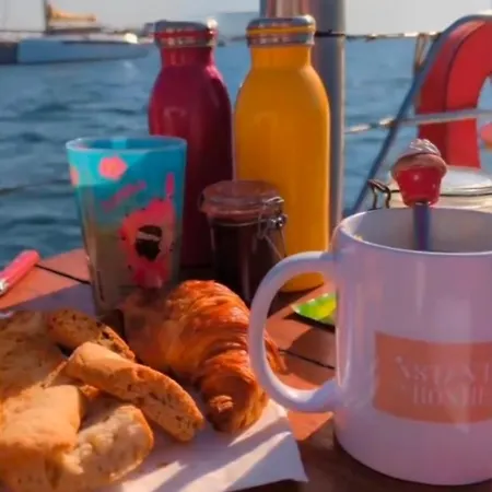 Stlocavoile 2, Seuls A Bord D Un Voilier Dans Le Golfe