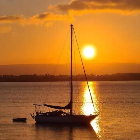 بوتيل Stlocavoile 2, Seuls A Bord D Un Voilier Dans Le Golfe *