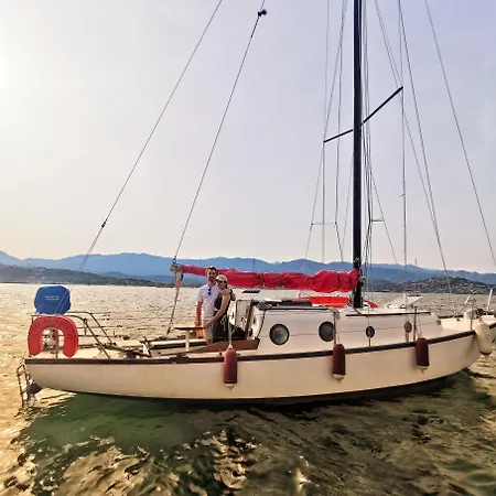 Stlocavoile 2, Seuls à Bord D Un Voilier Dans Le Golfe Porto-Vecchio (Corsica)