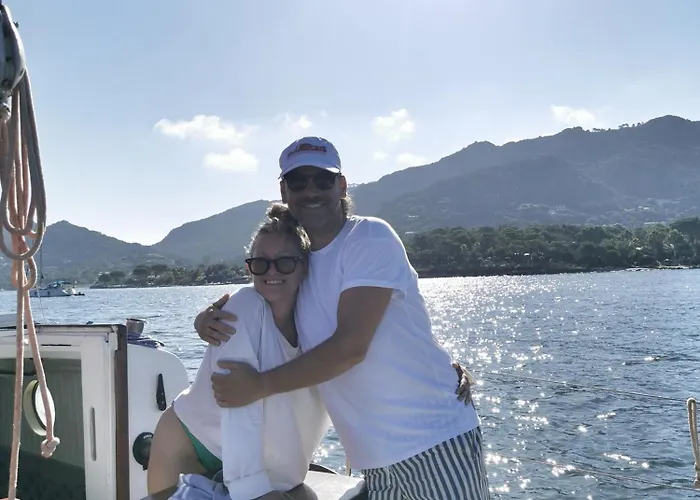 Stlocavoile 2, Seuls A Bord D Un Voilier Dans Le Golfe Úszó hotel