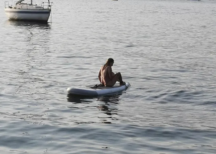 Bateau-hôtel Stlocavoile 2, Seuls à Bord D Un Voilier Dans Le Golfe
