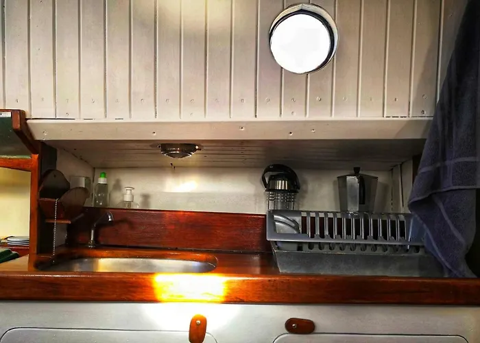 Stlocavoile 2, Seuls à Bord D Un Voilier Dans Le Golfe *